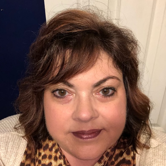 Meet your Posher, Kim - Picture 1 of 2